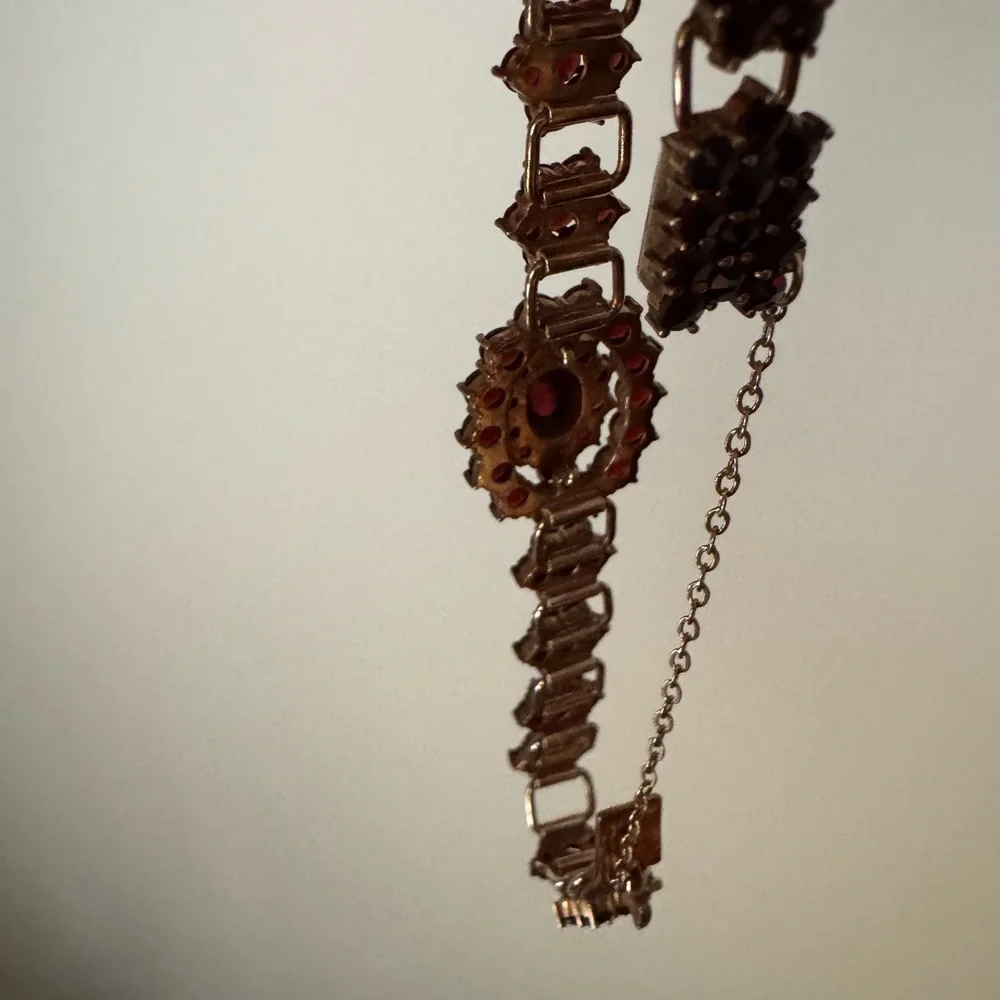 Antique Garnet Bracelet - Picture 4 of 7